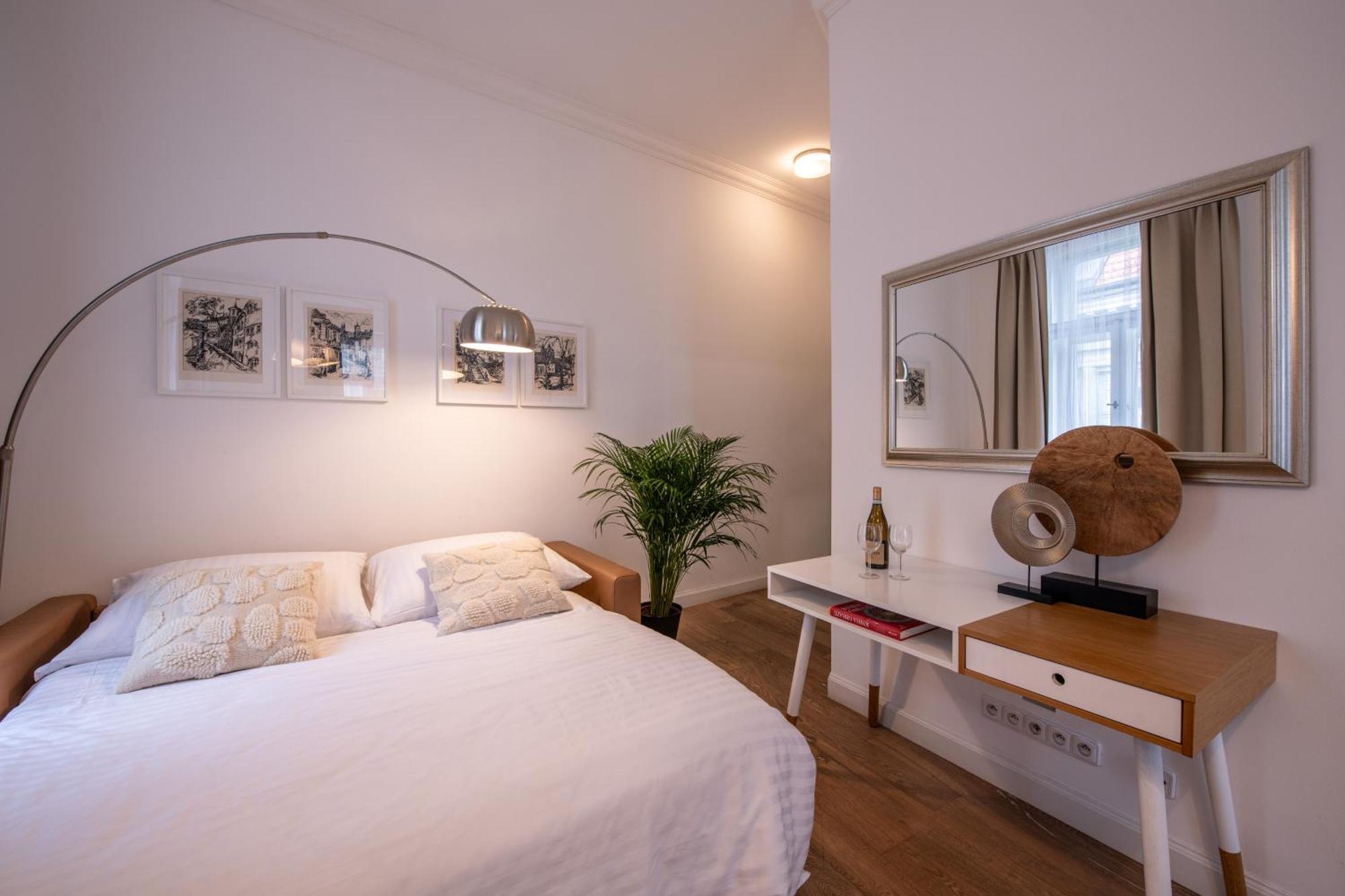 Modern Downtown Apt - Renovated, On Ideal Location Prague Luaran gambar