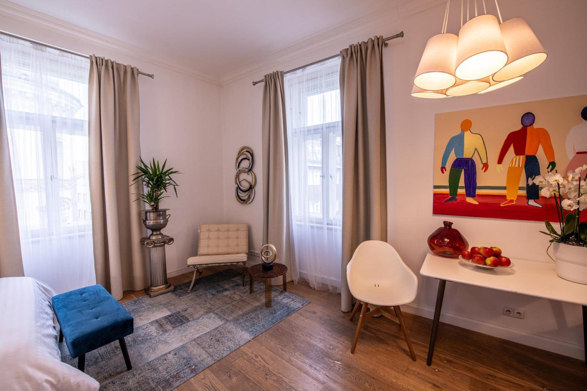 Modern Downtown Apt - Renovated, On Ideal Location Prague Luaran gambar