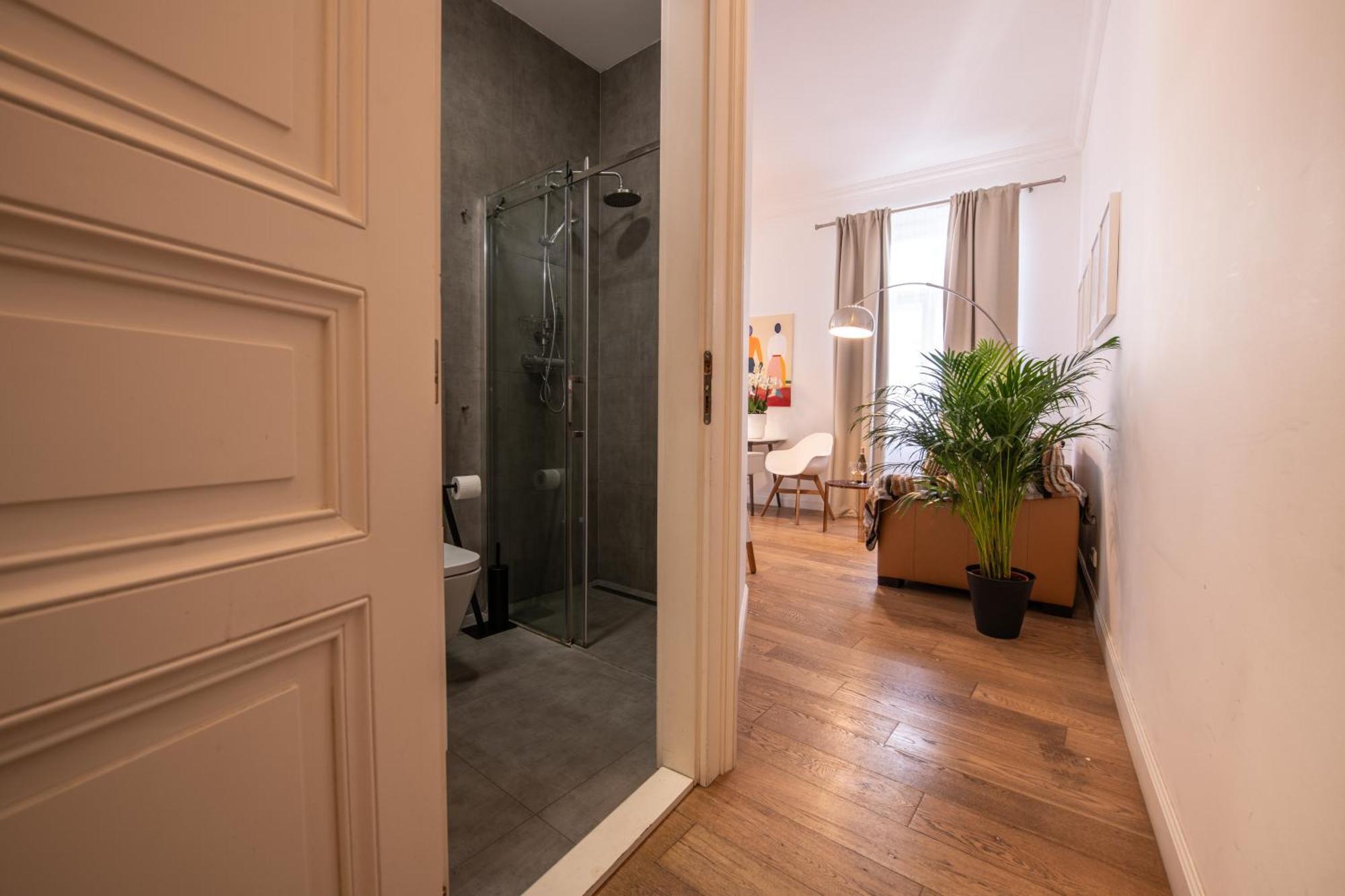 Modern Downtown Apt - Renovated, On Ideal Location Prague Luaran gambar