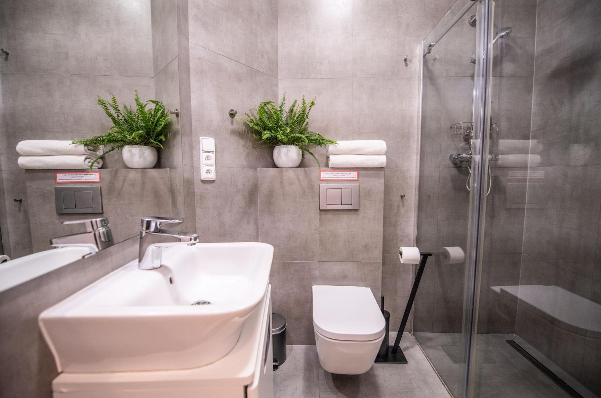 Modern Downtown Apt - Renovated, On Ideal Location Prague Luaran gambar