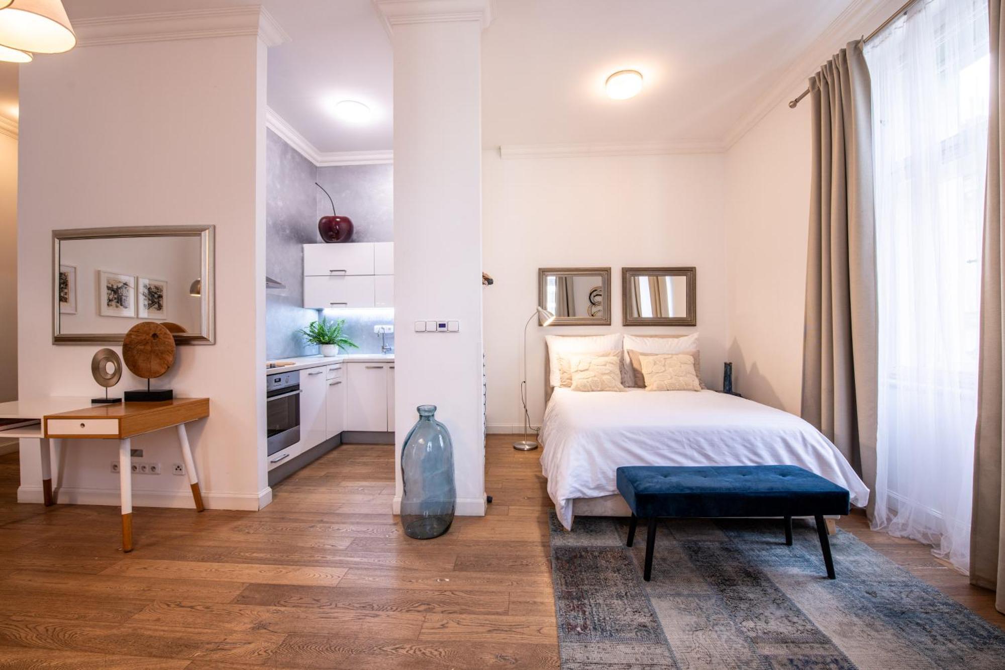 Modern Downtown Apt - Renovated, On Ideal Location Prague Luaran gambar