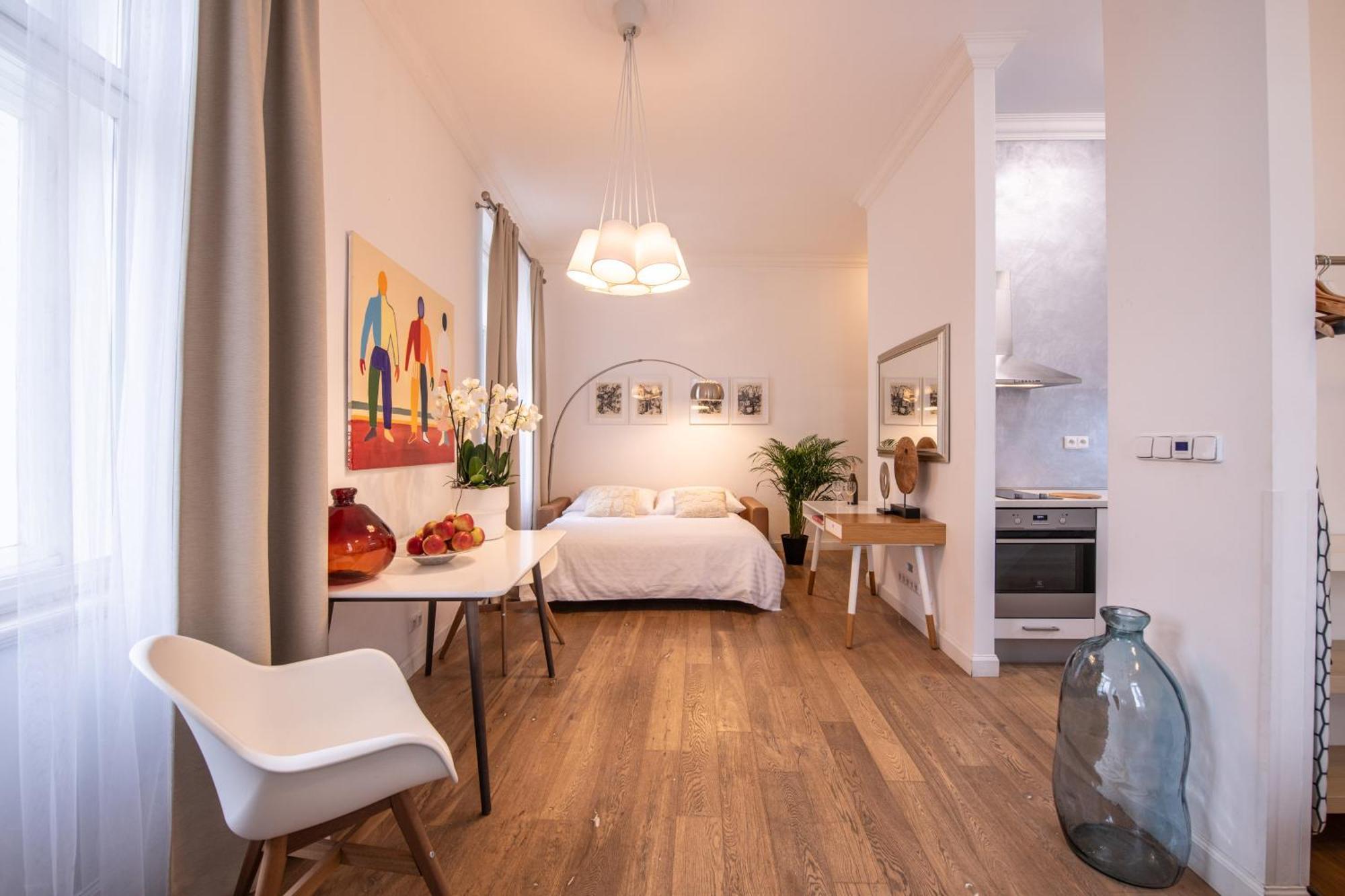 Modern Downtown Apt - Renovated, On Ideal Location Prague Luaran gambar
