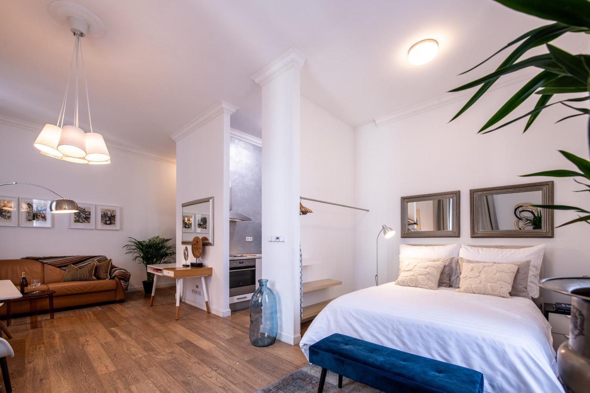 Modern Downtown Apt - Renovated, On Ideal Location Prague Luaran gambar
